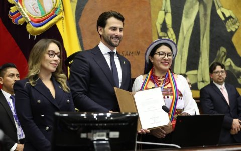 El movimiento Pachakutik anunció la expulsión de seis asambleístas, entre ellos Carmen Tiupul, por apoyar al gobierno de Daniel Noboa.