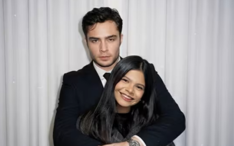 Nano Banana permite generar retratos hiperrealistas con celebridades, recreando la “foto soñada” que nunca ocurrió.