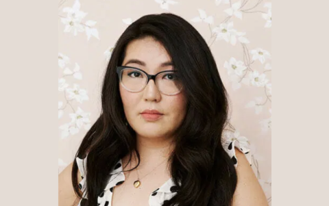 Jenny Han, autora de la trilogía original, defendió el cierre como fiel al universo emocional que construyó en sus novelas.