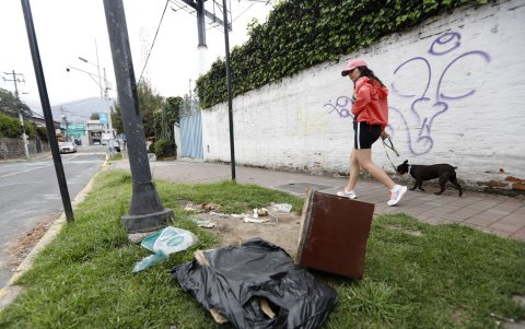 Una preocupación en Cumbayá y Tumbaco son las veredas inexistentes o invadidas.