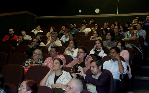 Asistentes a la proyección de La Voz Viajante.