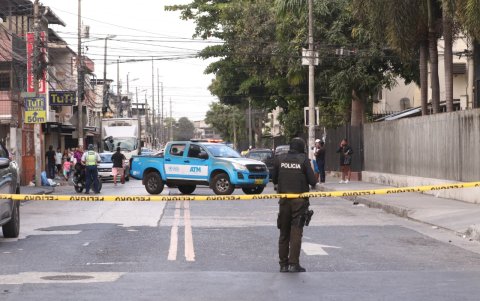 La unidad judicial fue evacuada por la alerta de explosivos.