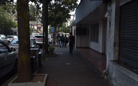 En algunas calles de La Mariscal, como la Robles, ciudadanos piden mayor presencia policial.