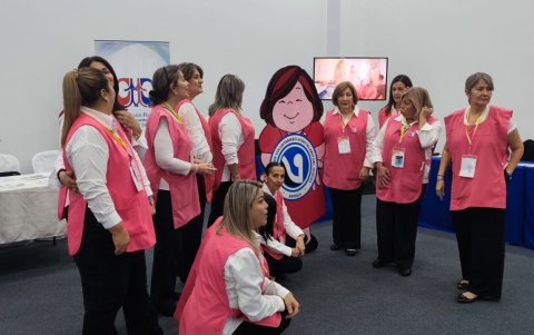 La historia del voluntariado guayaquileño demuestra que, antes que el Estado, la sociedad civil sostuvo la salud y el bienestar de la ciudad.