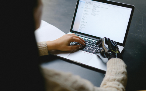 El AI Product Lab comenzó en septiembre de 2025 y se extenderá hasta el 2026.