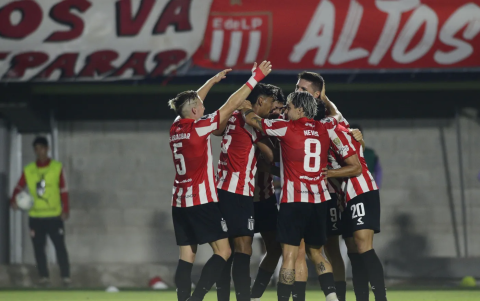 Estudiantes de La Plata define la serie de cuartos de final de Copa Libertadores ante Flamengo.
