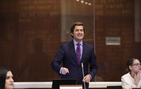 El 16 de septiembre de 2025, el oficialista Esteban Torres mocionó una resolución sobre la eliminación del subsidio al diésel en el Pleno.