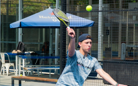 We Padel, en Los Ceibos, combina torneos, comunidad y eventos sociales que convierten cada partido en una experiencia completa.