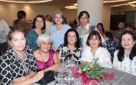 Patricia Avilés, Pilar Muñoz, Patricia Jiménez, Graciela Jácome, Yolanda Molestina, Aracelli Espinoza, Virgina Barek y Rita Ayala.