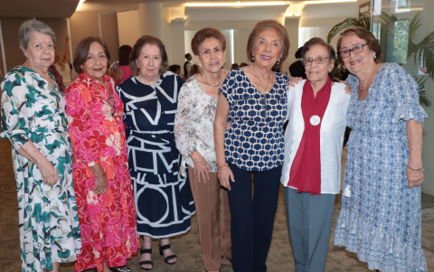 Norma Avilés, Daysi Camacho, Pepita Palacios, Inés Calle, Eleana Ycaza, Clotilde Merchán y Margaret Weisson.