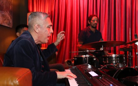 Francisco Echeverría, en el teclado.