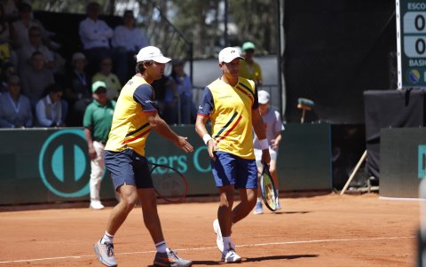 Escobar (d) e Hidalgo tuvieron varias acciones destacadas en su partido.