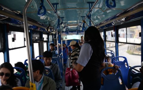 2. El pasaje subió a 35 centavos en 2021. El compromiso era implementar mejoras en el servicio, sin embargo, no todas las operadoras cumplieron.