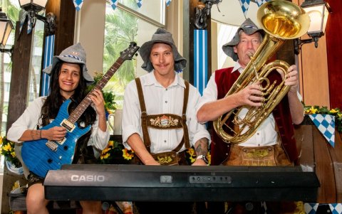 Integrantes de Bavarian Sound, el nuevo grupo musical del Oktoberfest.