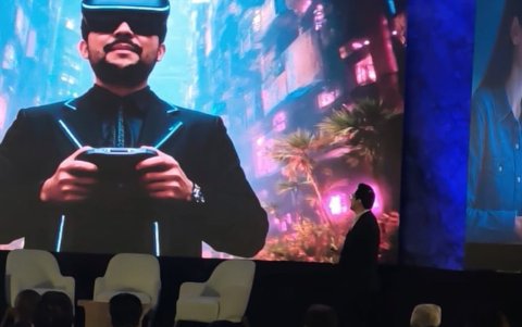 Uno de los casos replicables que presentó Juan Pablo Cardozo, rector de la Universidad del Istmo en Panamá, consiste en usar la IA para capacitar a los profesores.