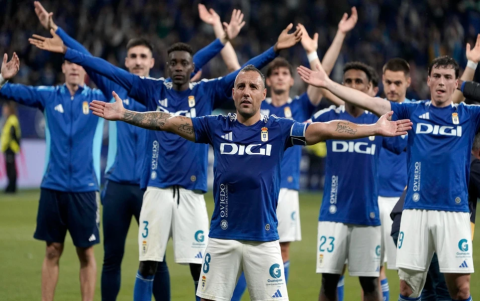 Real Oviedo busca permanecer en la primera división de España al término de la temporada 2025-2026.