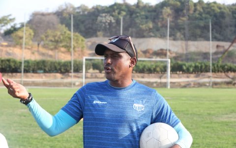 Wilson Carabalí, exjugador de Emelec y ahora entrenador de fútbol.