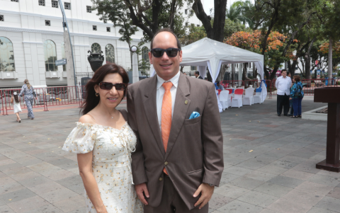Alexandra Galarza y Eliseo Mosconi.