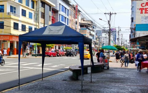 En el centro de Quevedo los comerciantes esperan acciones urgentes por parte de la Policía.