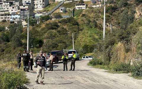 Personal de la DINASED llegó hasta el sector de La Bota, norte de Quito, donde fue asesinado el cantante urbano Magnus R Troy.