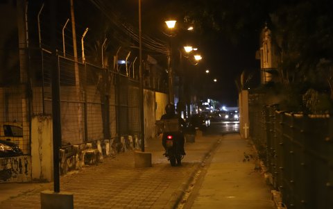 Hay muchos sectores que están apagados por falta de iluminación. Eso provoca que haya más peligro y que la delincuencia crezca.