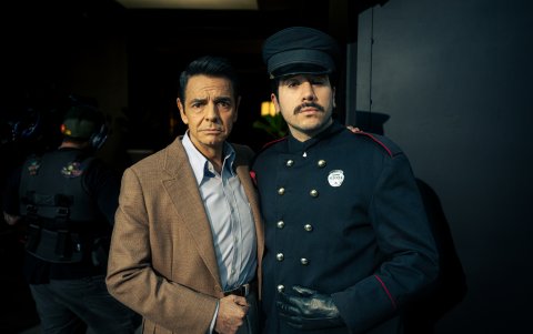 Jorge Ulloa junto a Eugenio Derbez.