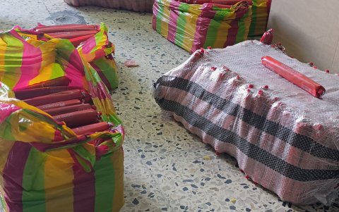 Cargas de dinamita y cordones detonantes hallados en encomiendas del terminal terrestre de Loja.