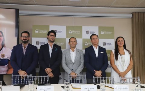 La firma de renovación comercial con Hispana Seguros se realizó en edificio en el norte de Guayaquil.