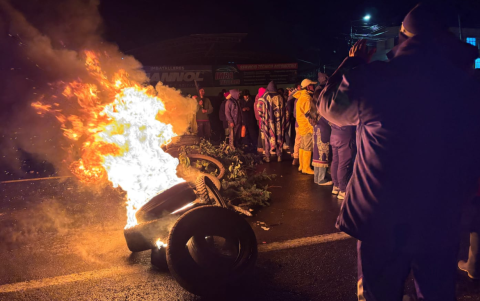 Cierres viales en Ecuador por el paro nacional.