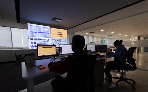 Con Inteligencia artificial y algoritmos predictivos, Interagua ha detectado los sectores críticos donde el agua es robada y los puntos donde las bandas criminales impiden el ingreso del personal.