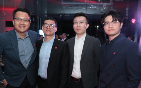 Neo Fu, Vale Wan, Ryan Xie y Joey Lin.