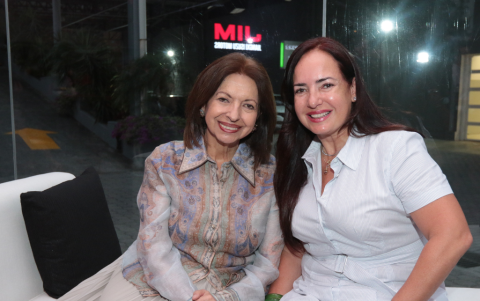 Olga Eljuri de Doumet y Olga Doumet.