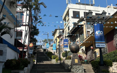 Las Peñas conserva la memoria de Guayaquil entre placas, cañones y casas patrimoniales.