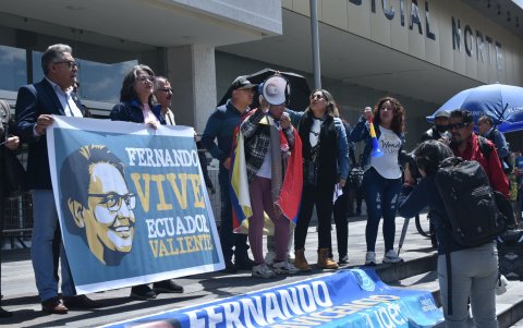 Los familiares de Fernando Villavicencio piden justicia y conocer la verdad sobre quiénes Fernando Villavicencio fue asesinado en agosto de 2023 a su salida de un mitin político en Quito. .