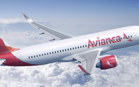 La temporada alta impulsa la conectividad aérea entre Ecuador y destinos clave en América Latina.