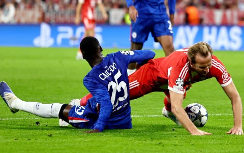 Moisés Caicedo brilló en Premier League y Champions League.