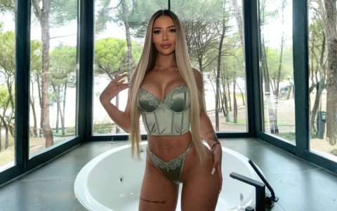 Aída Tomorrow es creadora de contenido en redes sociales y OnlyFans.