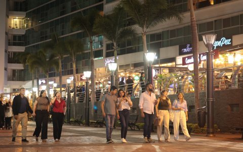 Para los expertos, es recomendable que las personas no salgan solas, sino que siempre estén acompañadas de gente que conozca.