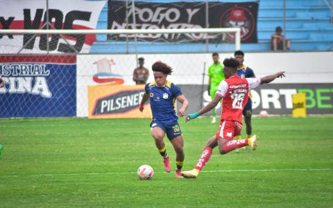 Erick Mendoza fue figura en el ataque del Delfín.