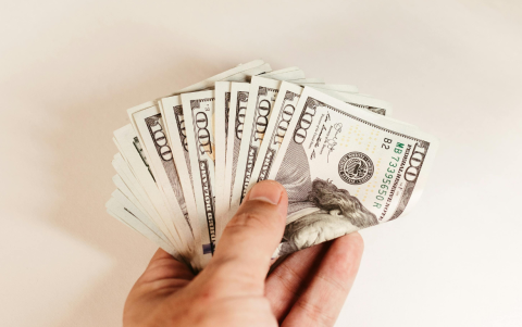 El Bono Incentivo Emprende 2025 busca apoyar a emprendedores ecuatorianos con $ 1.000 para impulsar sus negocios.