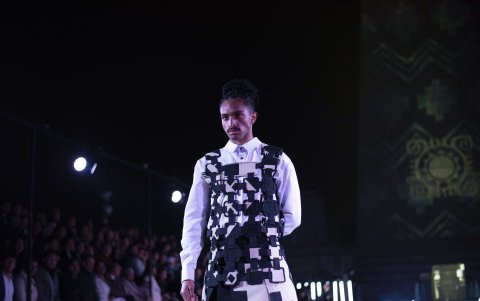 Yana Manta destacó la cosmovisión andina en clave futurista.