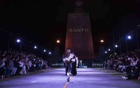 Santo de Camilo Ayala presentó prendas inspiradas en la memoria precolombina.