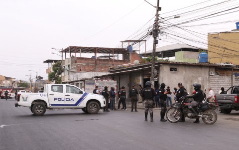 En este taller se cometió el triple crimen que, según las primeras investigaciones, estaría relacionado con extorsiones.