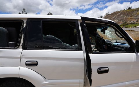 Los autos que transportaban al presidente Daniel Noboa fueron atacados en Cañar.