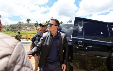 La ministra Inés Manzano informó que el vehículo presidencial presenta impactos de bala tras el ataque en El Tambo, Cañar.