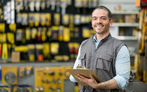 Emprendedores buscan acceder al Bono Incentivo Emprende para hacer crecer su negocio.