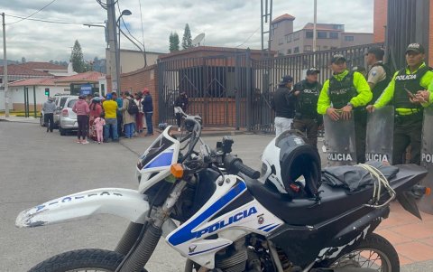Familiares de los detenidos en Cañar acudieron a la Unidad de Flagrancia de Cuenca para conocer su paradero, pero no recibieron información oficial sobre su situación legal.