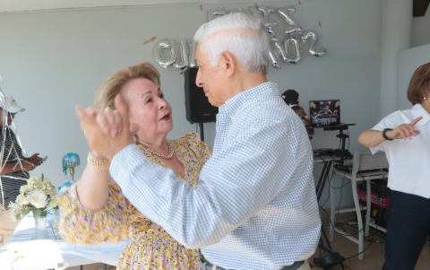 Patricia Salvador de Dossman y Nelson Dossman.