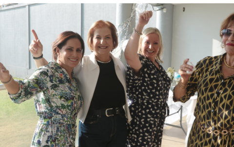María Pía Uscocovich, Amira Maluk de Bucaram, Juanita Loyola y Rosy de Montalvo.