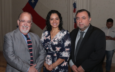Raúl Ernst, Adriana Pintado y Ángel Fuenzalida.